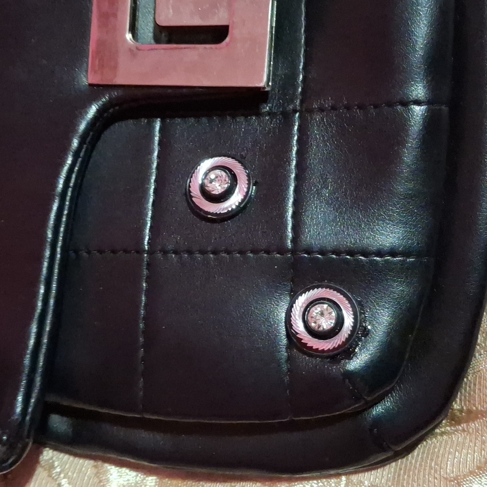 Chanel Purse - Picture 6 of 9